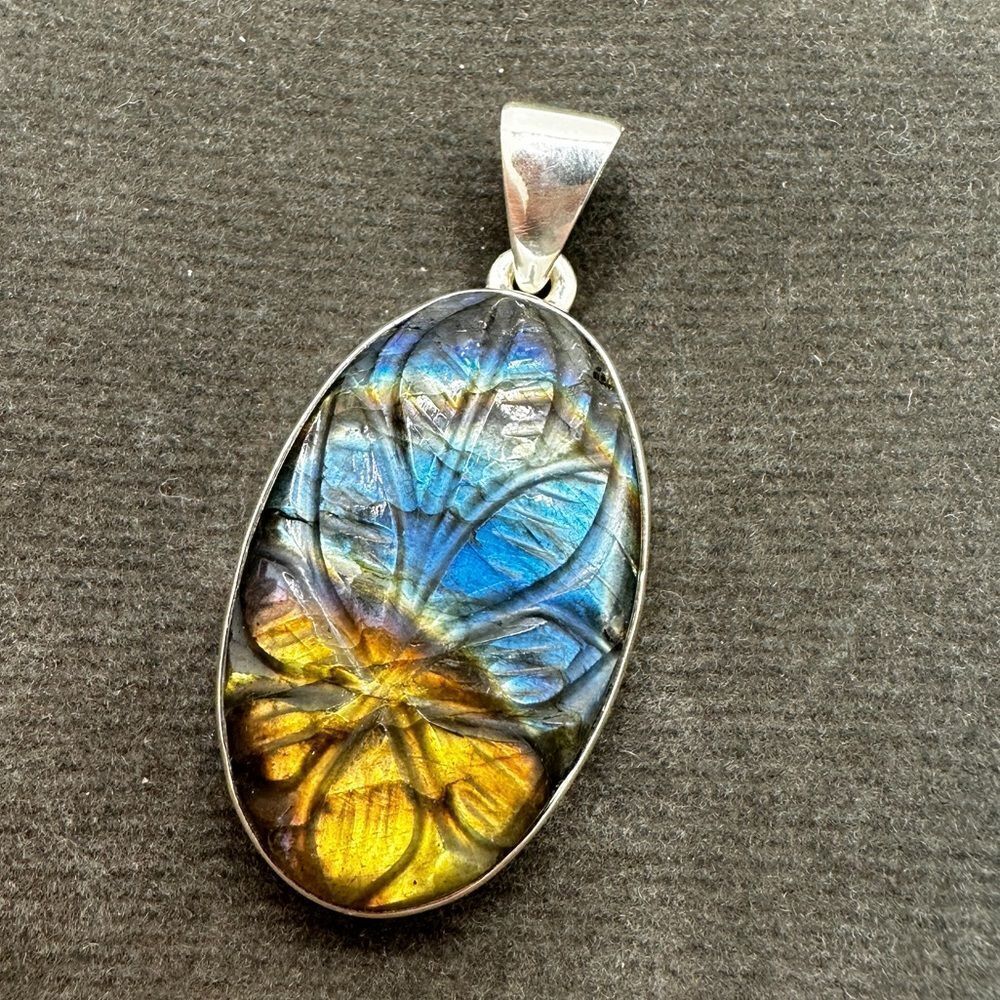 NWOT 27x16mm CARVED flower Labradorite pendant in solid sterling silver! - Picture 9 of 10